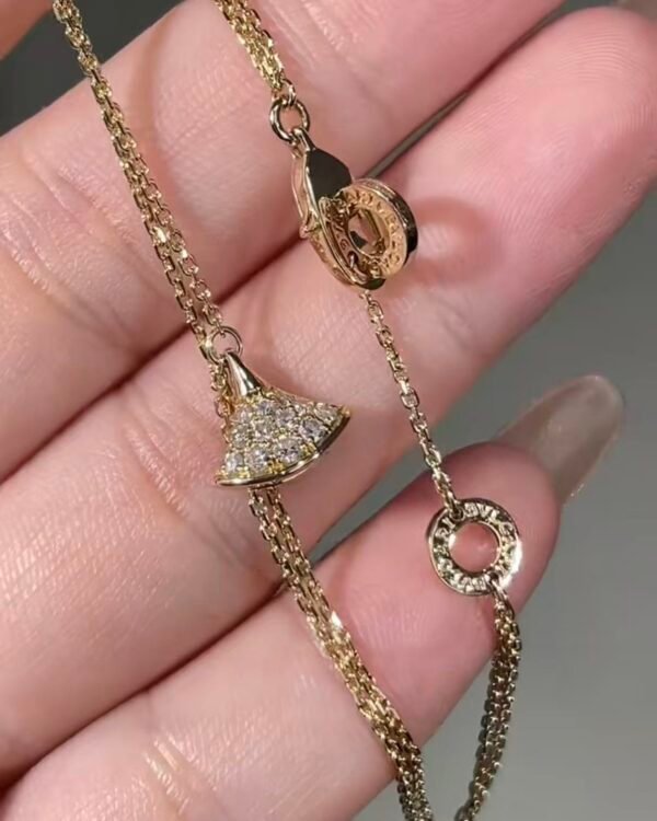 Premium 1:1 Bvlgari Divas' Dream Bracelet with Pendant in Full Pavé Diamonds Replica – Custom Solid 18k Yellow Gold