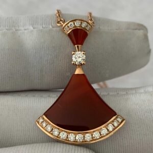 Premium 1:1 Bvlgari Divas' Dream Pendant Necklace with Chain Set with Red Carnelian Elements, A Round Brilliant-Cut Diamond and Pavé Diamonds Replica – Custom Solid 18k Rose Gold
