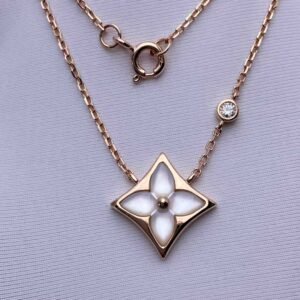 Premium 1:1 Louis Vuitton Color Blossom BB Star Pendant -White Mother-Of-Pearl and Diamonds Replica – Custom Solid 18K Rose Gold