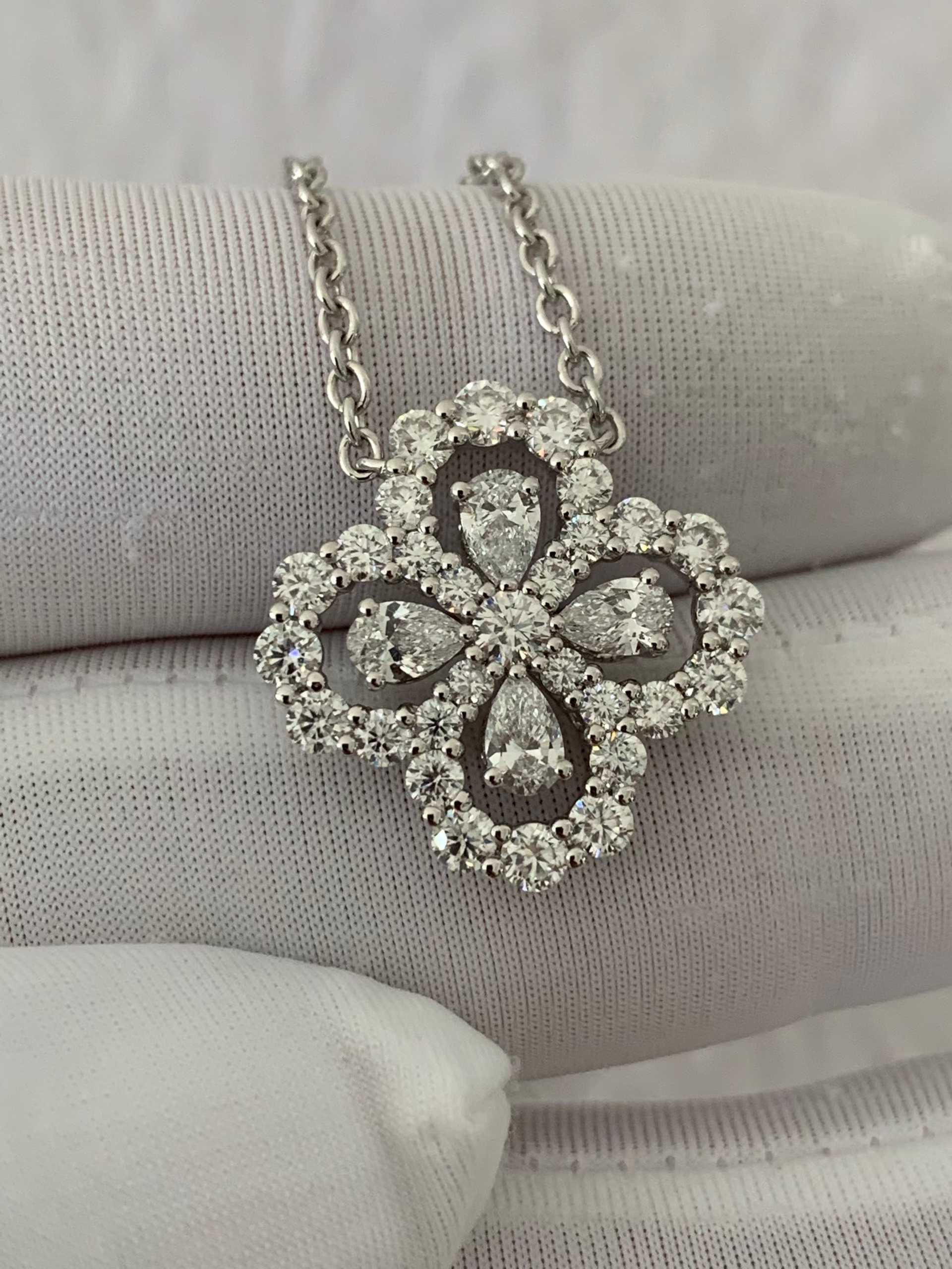 Premium 1:1 Harry Winston Diamond Loop Necklace Replica – Custom Solid 18K Gold Pendant Necklace