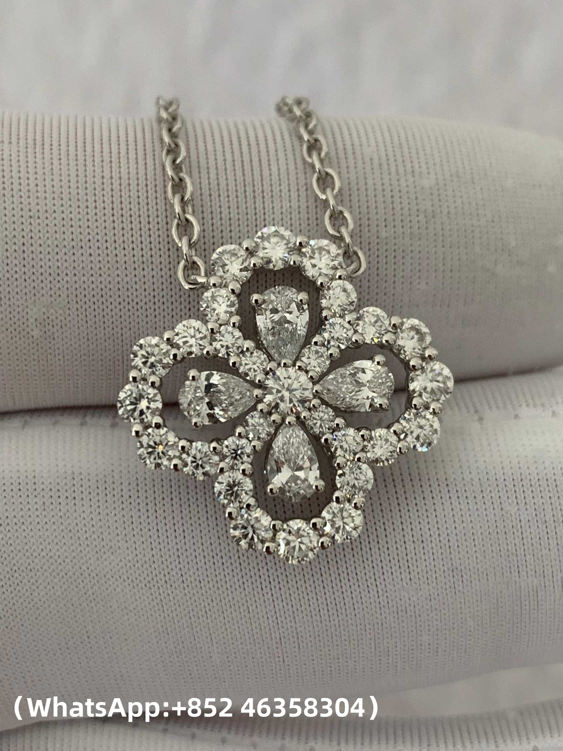 Premium 1:1 Harry Winston Diamond Loop Necklace Replica – Custom Solid 18K Gold Pendant Necklace