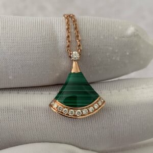 Premium 1:1 Bvlgari Divas' Dream Necklace with Pendant, Set with a Malachite Element and Pavé Diamonds Replica – Custom Solid 18k Rose Gold