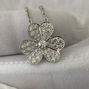 Custom Van Cleef & Arpels Frivole pendant Small Model