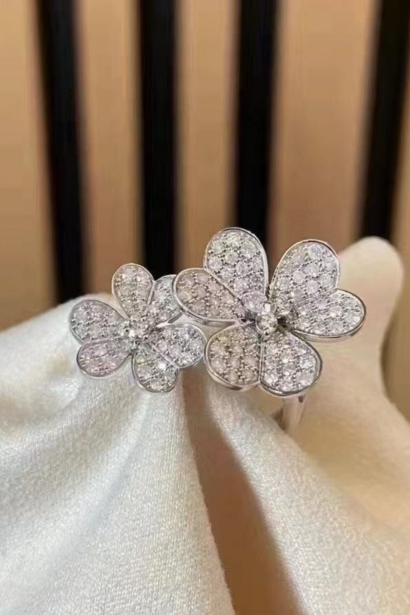 Custom Van Cleef & Arpels Frivole Between the Finger Ring