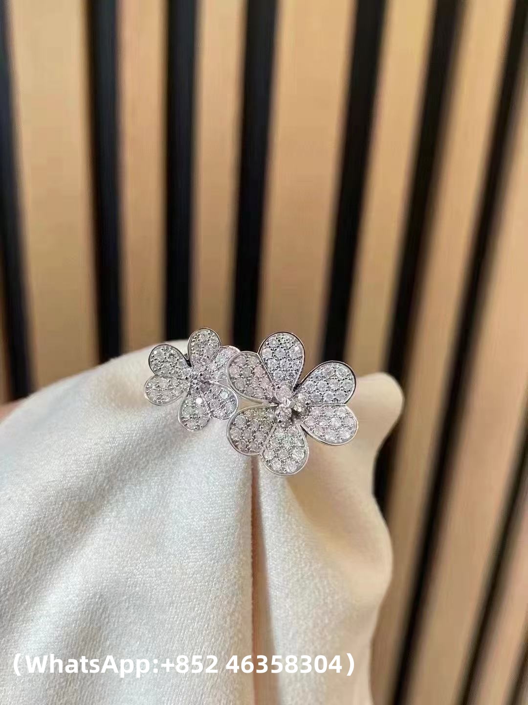 Custom Van Cleef & Arpels Frivole Between the Finger Ring