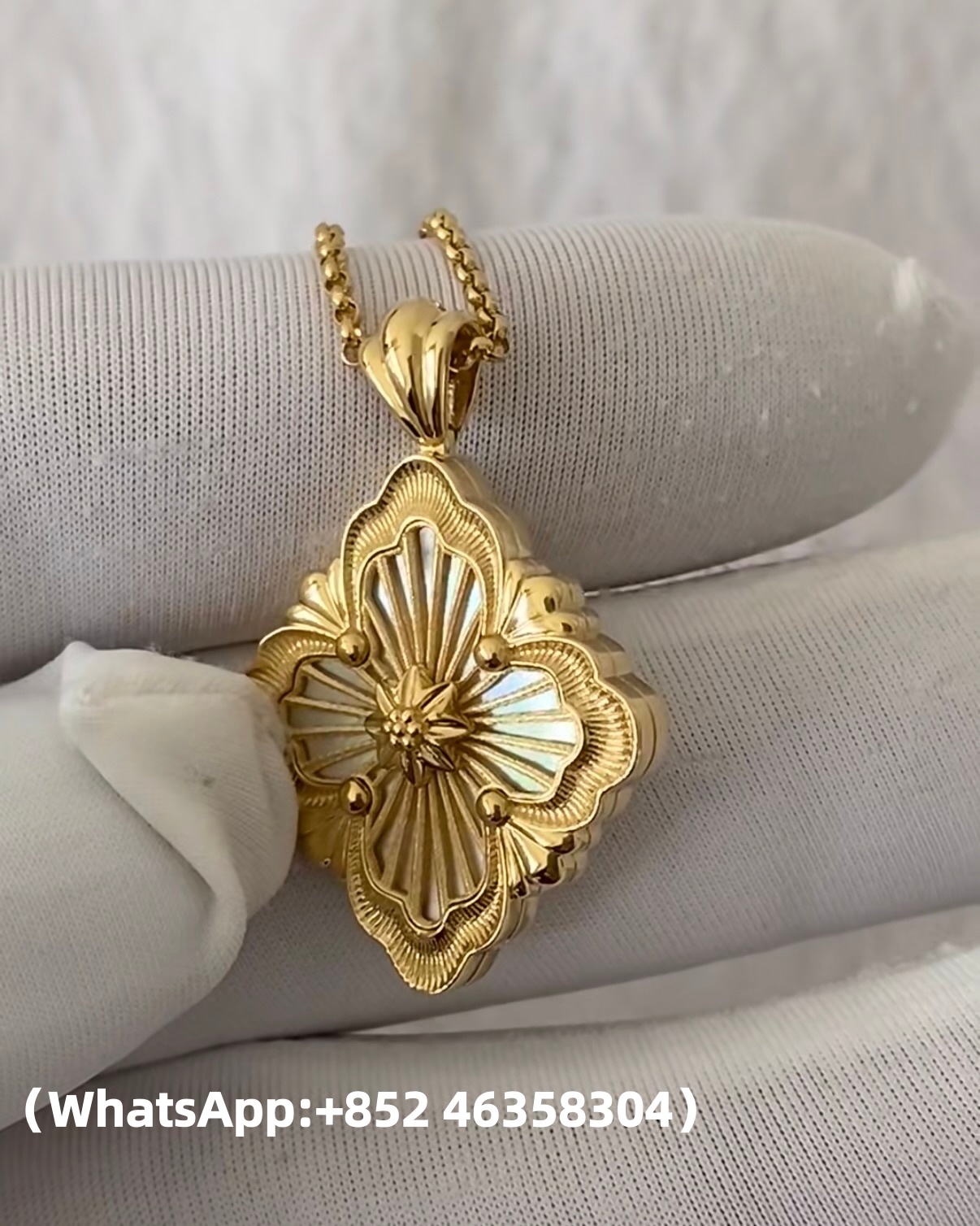 custom Buccellati OPERA TULLE STONE Gold Pendant Set with Diamonds and Mother-of-Pearl